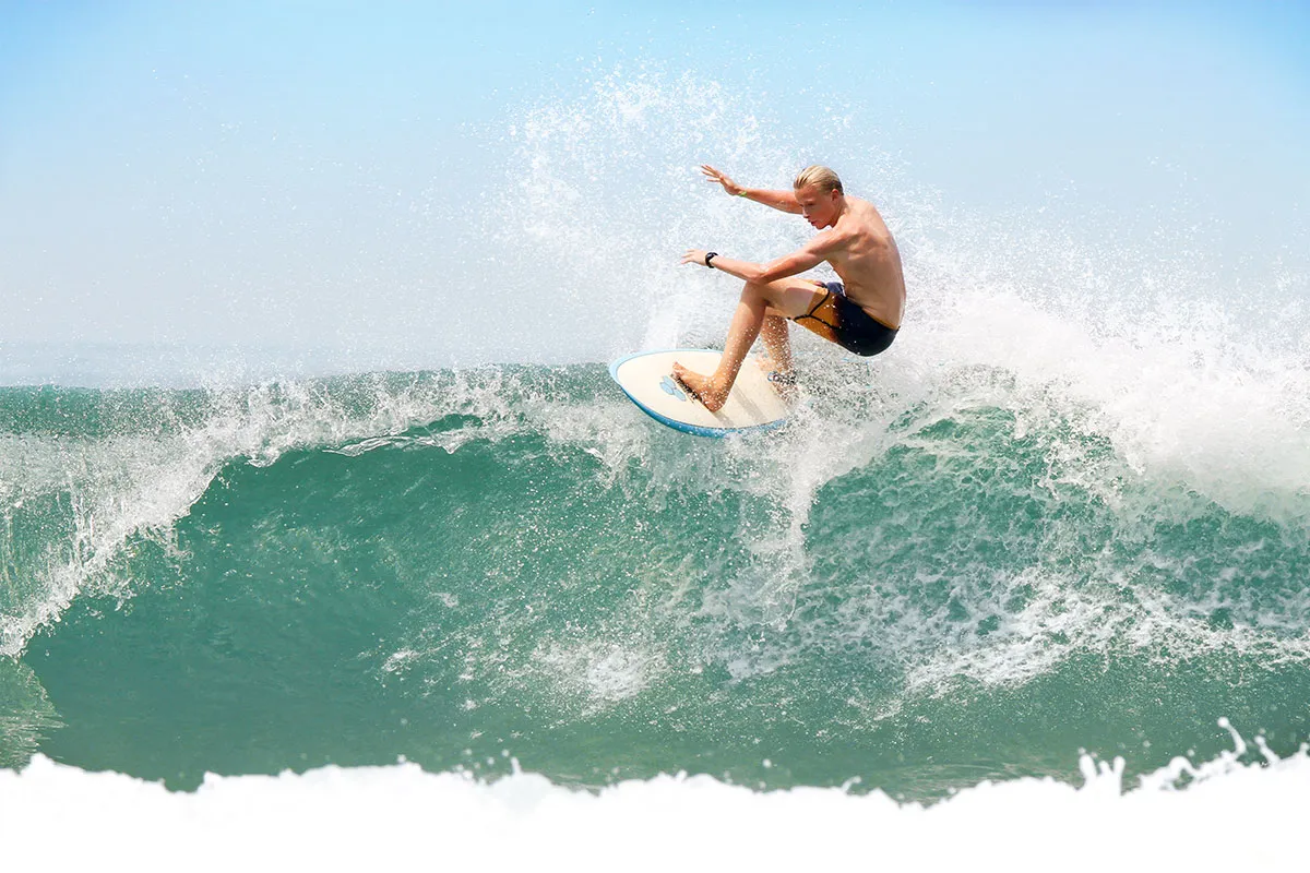 Surfer am Strand Atlantikküste Frankreich