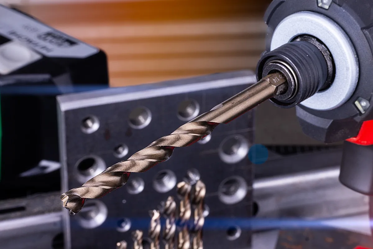 wiertła tytanowe i kobaltowe różnice wizualne