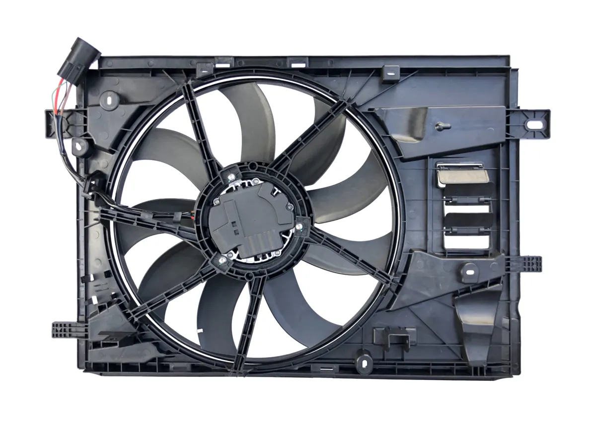 wentylator chłodnicy w silniku samochodu