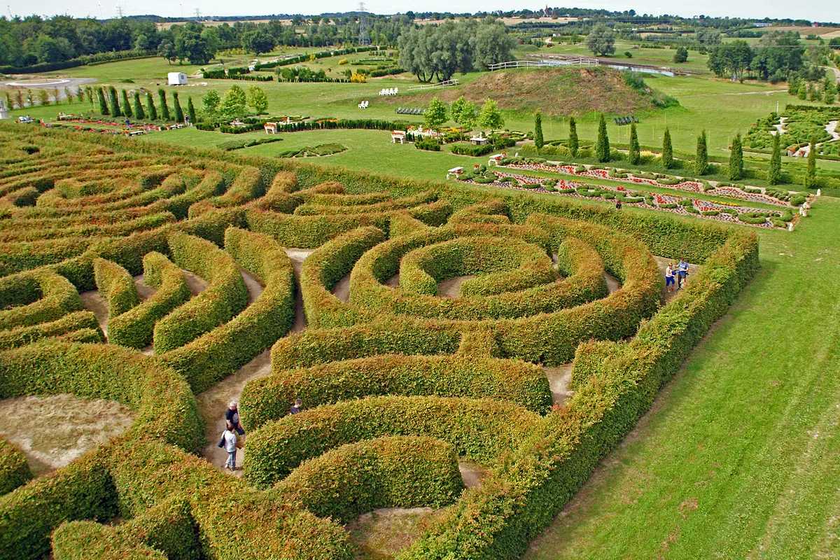 Ogrody Hortulus w Dobrzycy labirynty
