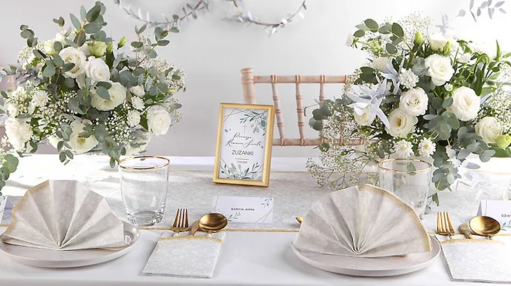 organizacja przyjęcia komunijnego dekoracje stół