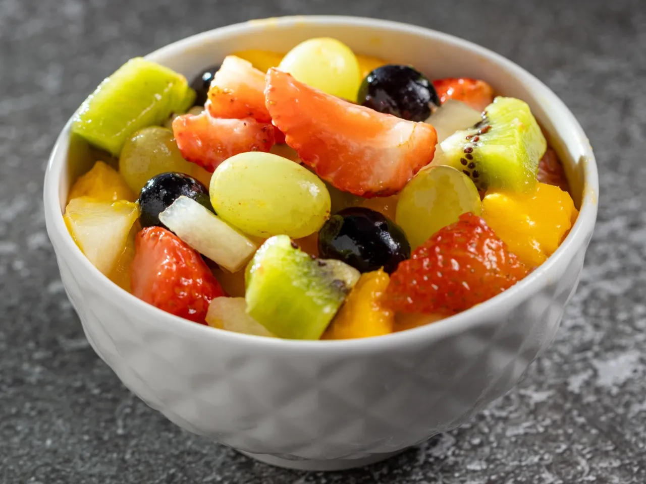 Sałatka owocowa z dressingiem