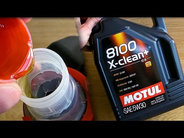 Motul 8100 X-clean+ 5W30 oryginał podróbka