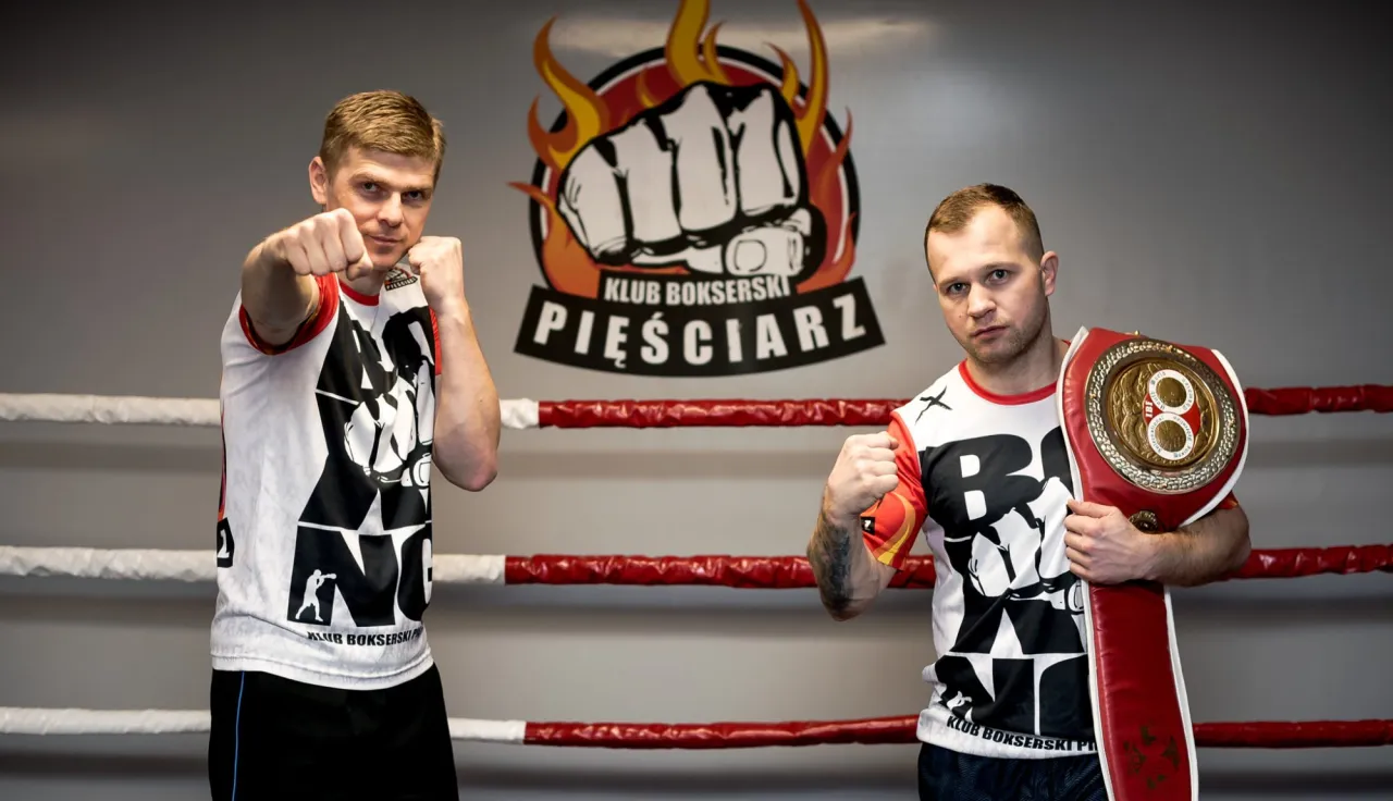 Mapa Polski z orientacyjnymi cenami miesięcznych karnet&oacute;w bokserskich w r&oacute;żnych regionach i miastach