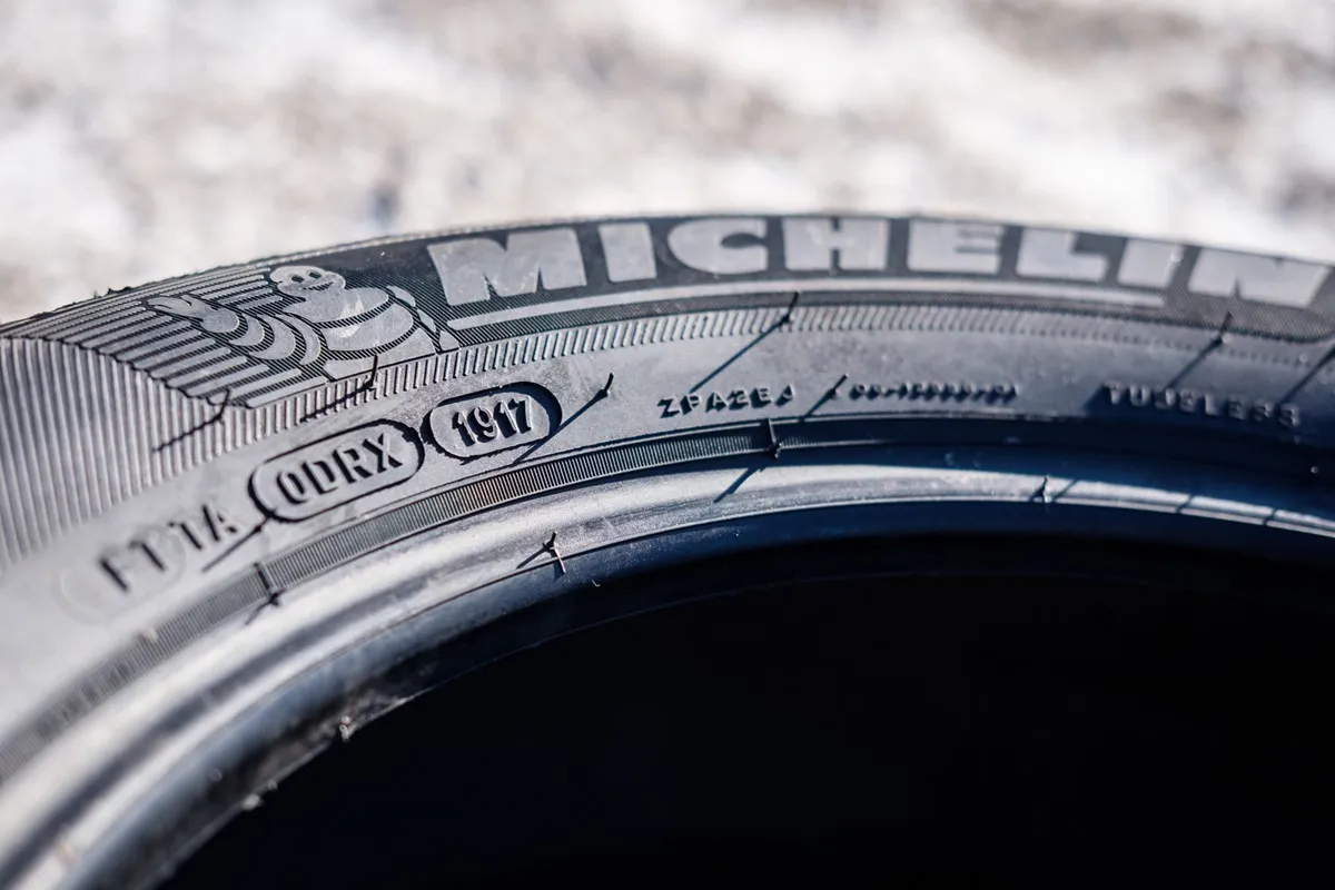 oznaczenia na oponie i feldze grafika