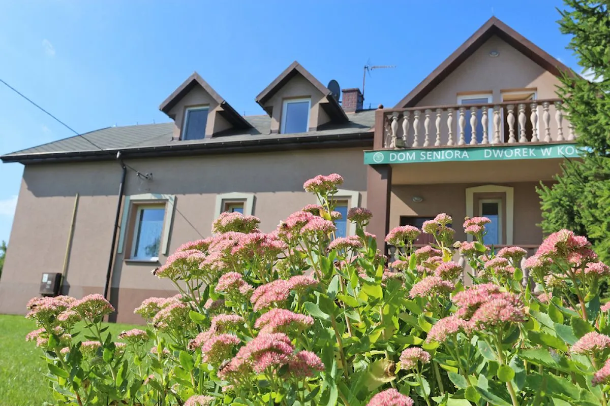 Kameralny dom opieki z ogrodem