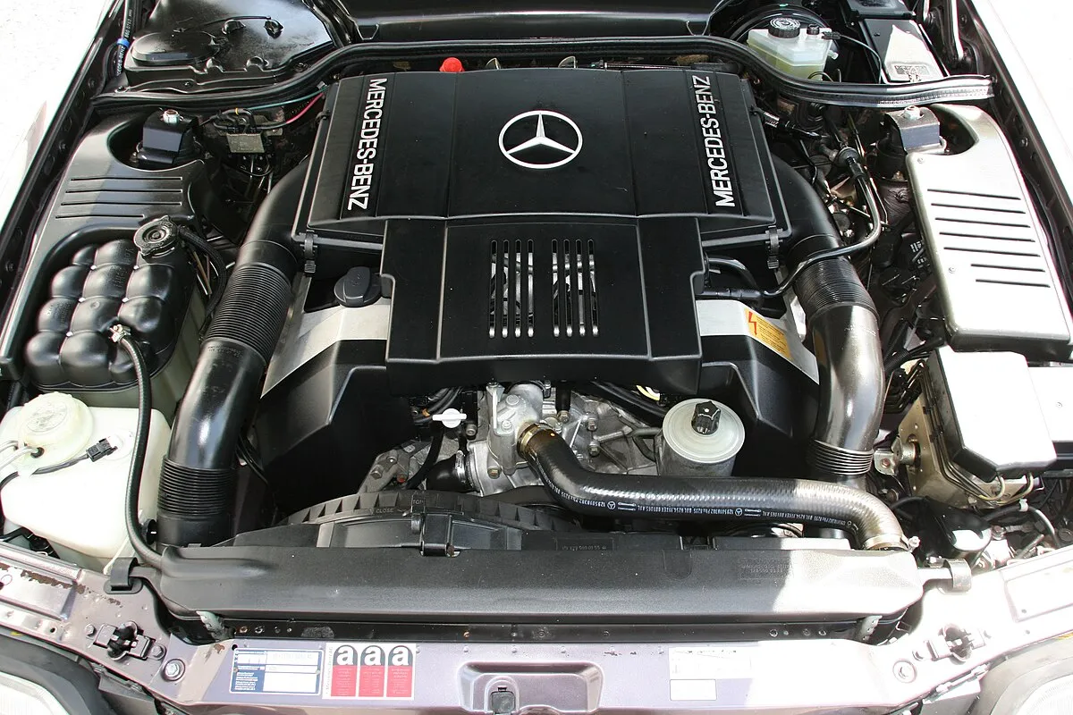 Mercedes SL R129 engine bay M119 or M113