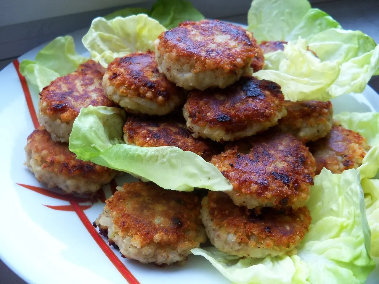 r&oacute;żne bazy na kotlety wegetariańskie soczewica ciecierzyca kasza warzywa