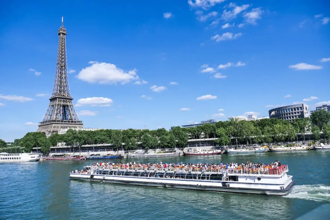 panoramica di Parigi con Torre Eiffel e Senna