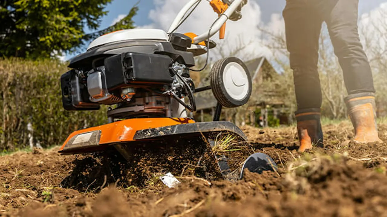 glebogryzarka praca w ogrodzie