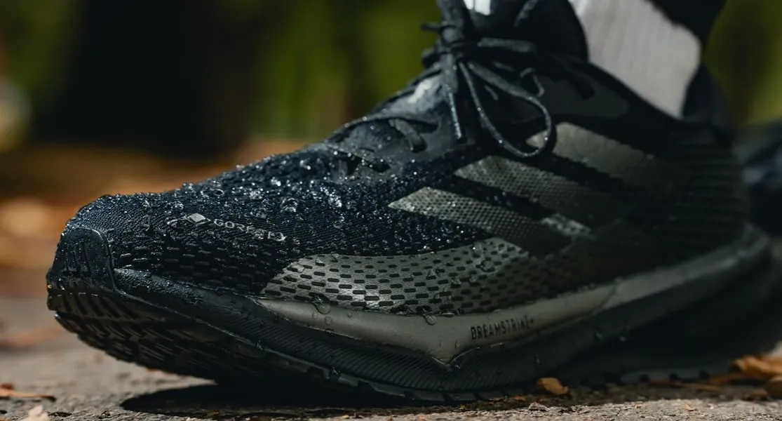 buty do biegania w deszczu bieżnik