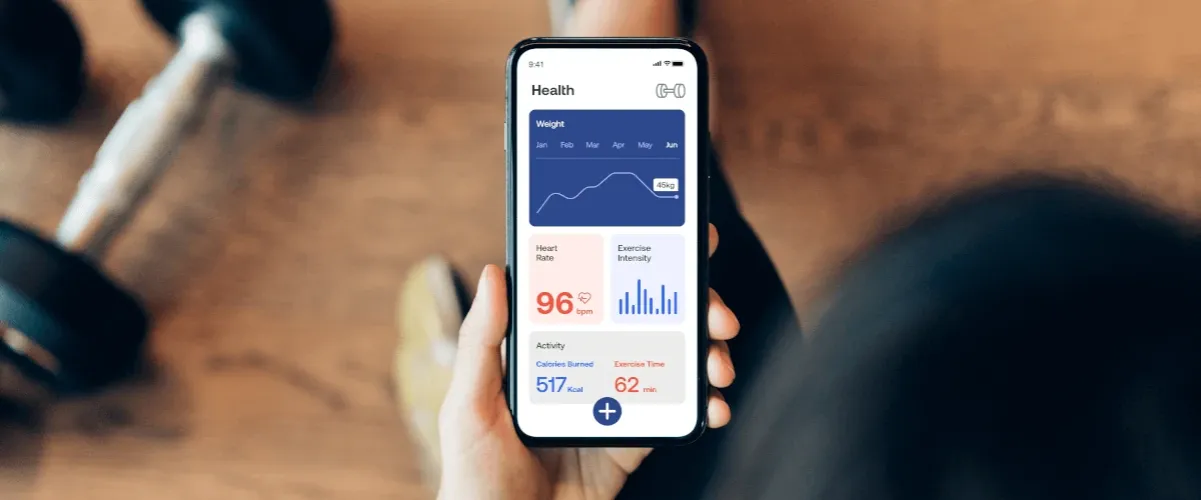 Osoba korzystająca z aplikacji do planowania treningów