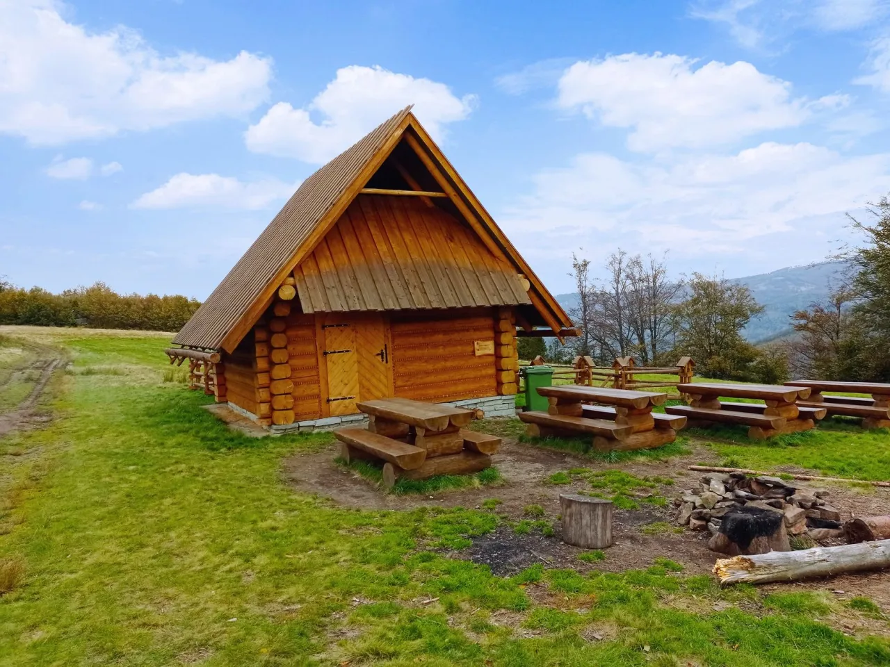 Mapa Polski z zaznaczonymi Gorcami i Beskidem Śląskim