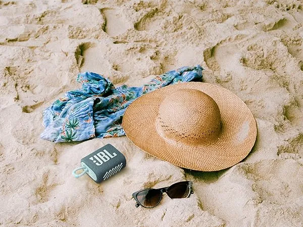 JBL Go 3 na plaży