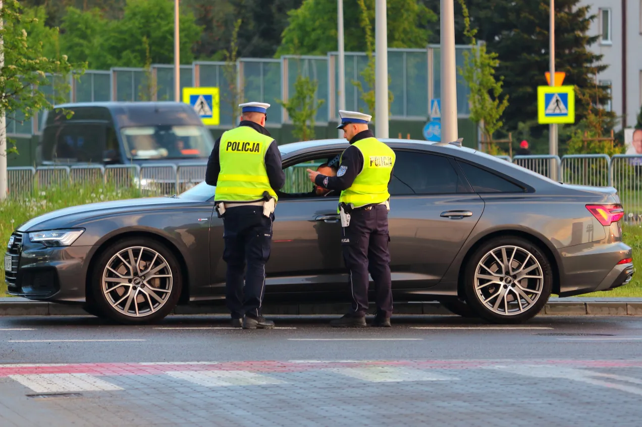 nieoznakowane radiowozy policji grupa SPEED