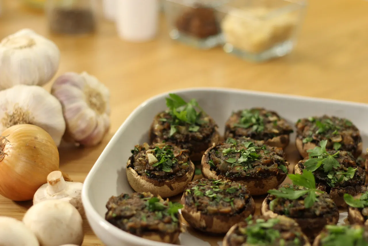 Farsz pieczarkowy z cebulą