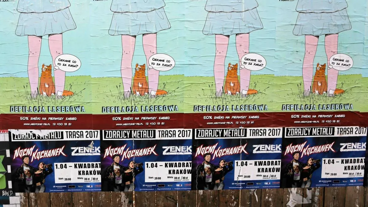 dziewczyna zastanawia się nad depilacją intymną, symbol wyboru, kobieta podejmująca decyzję