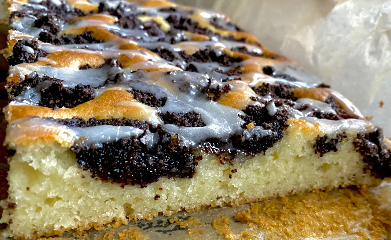 Mieszanie ciasta jogurtowego