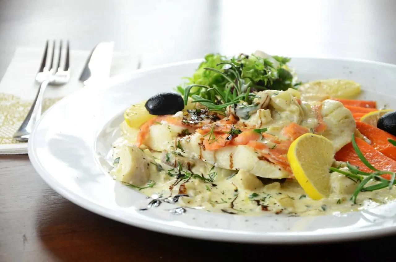 Tradycyjne polskie dania w restauracji Legnica