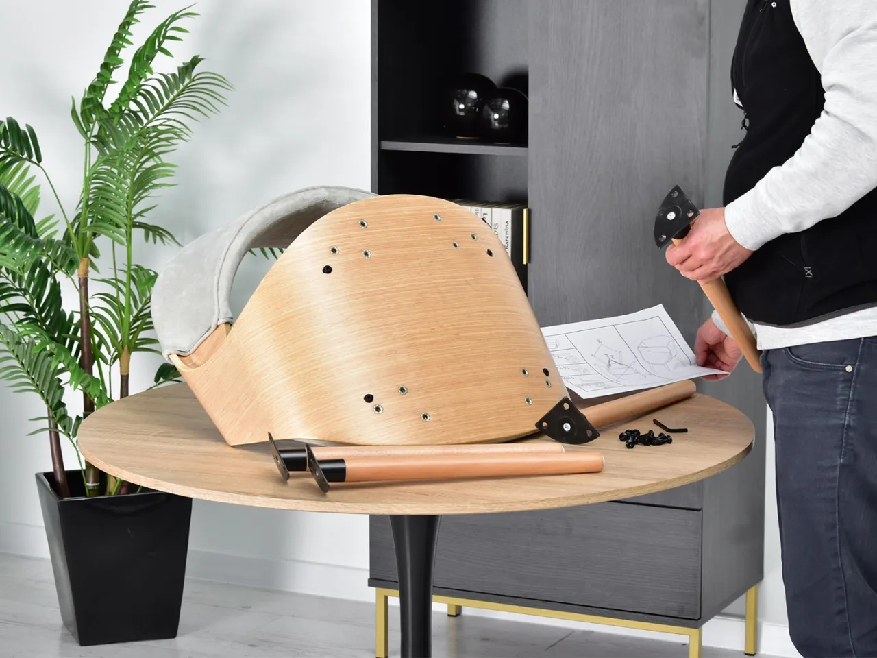 montaż krzesła do jadalni skandynawskiego