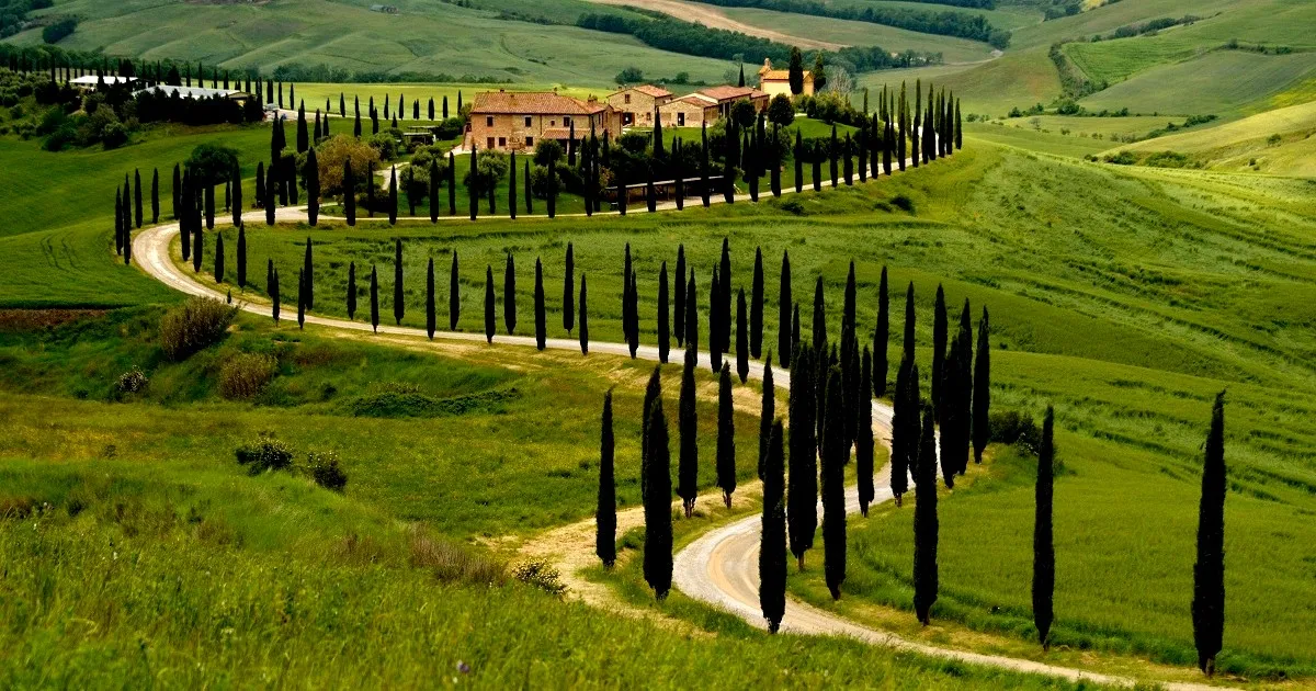 Val d'Orcia cyprysy, Cappella della Madonna di Vitaleta, droga cyprysowa Toskania