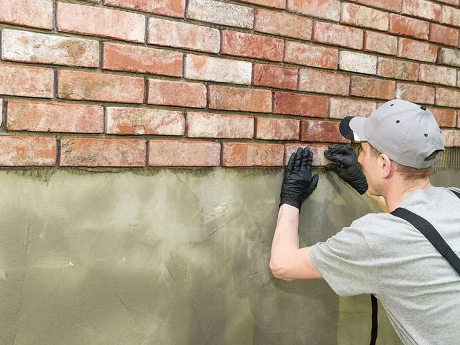 Przygotowanie podłoża pod cegłę dekoracyjną instrukcja