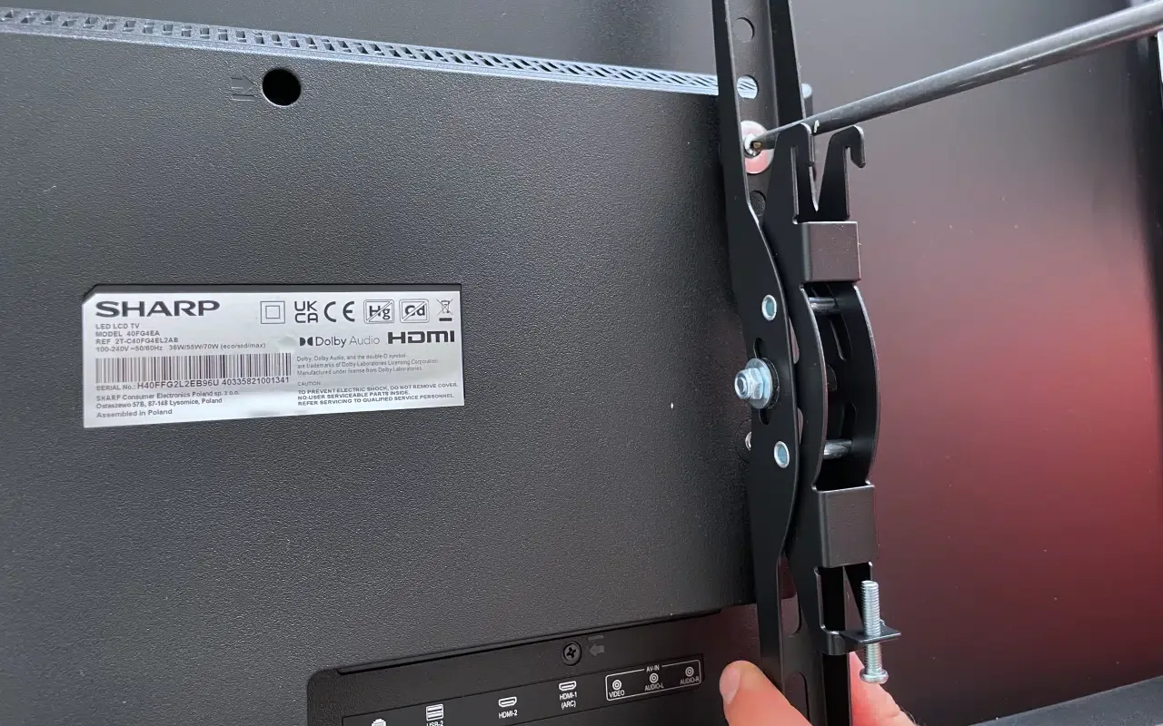 Złota zasada montażu telewizora na ścianie