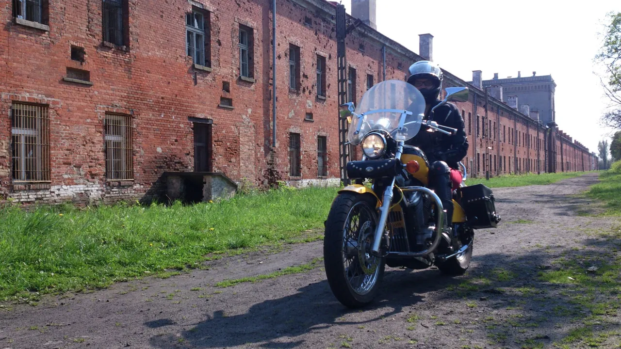 twierdza modlin motocyklem