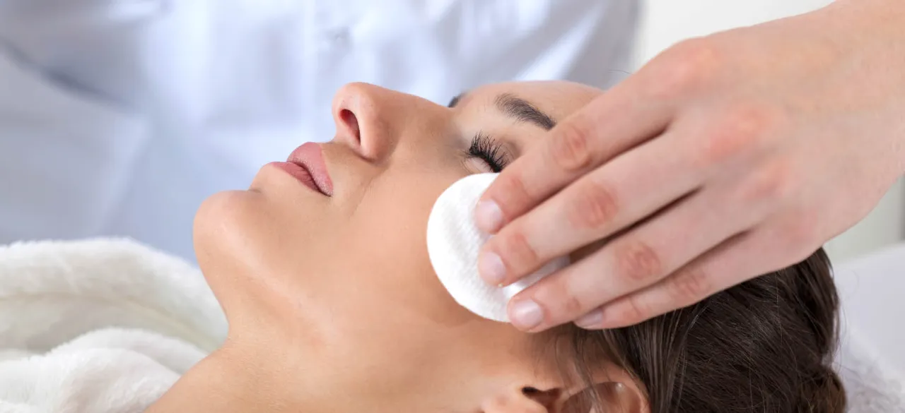 prawidłowe oczyszczanie twarzy schemat