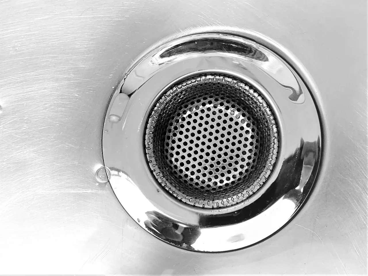 jak odetkać zlew solą instrukcja