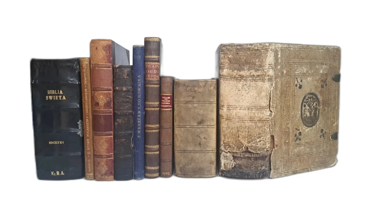 stos podręczników szkolnych, komiksy kolekcjonerskie