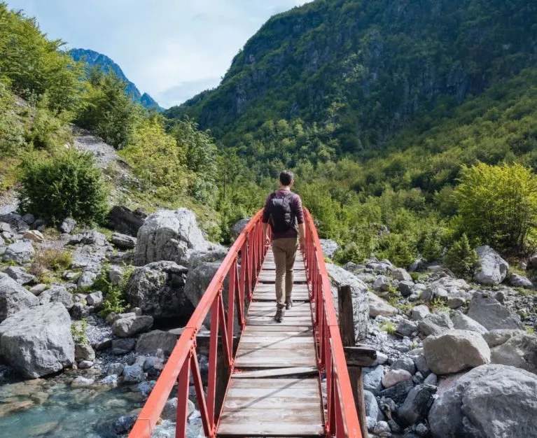 slow travel zrównoważona turystyka