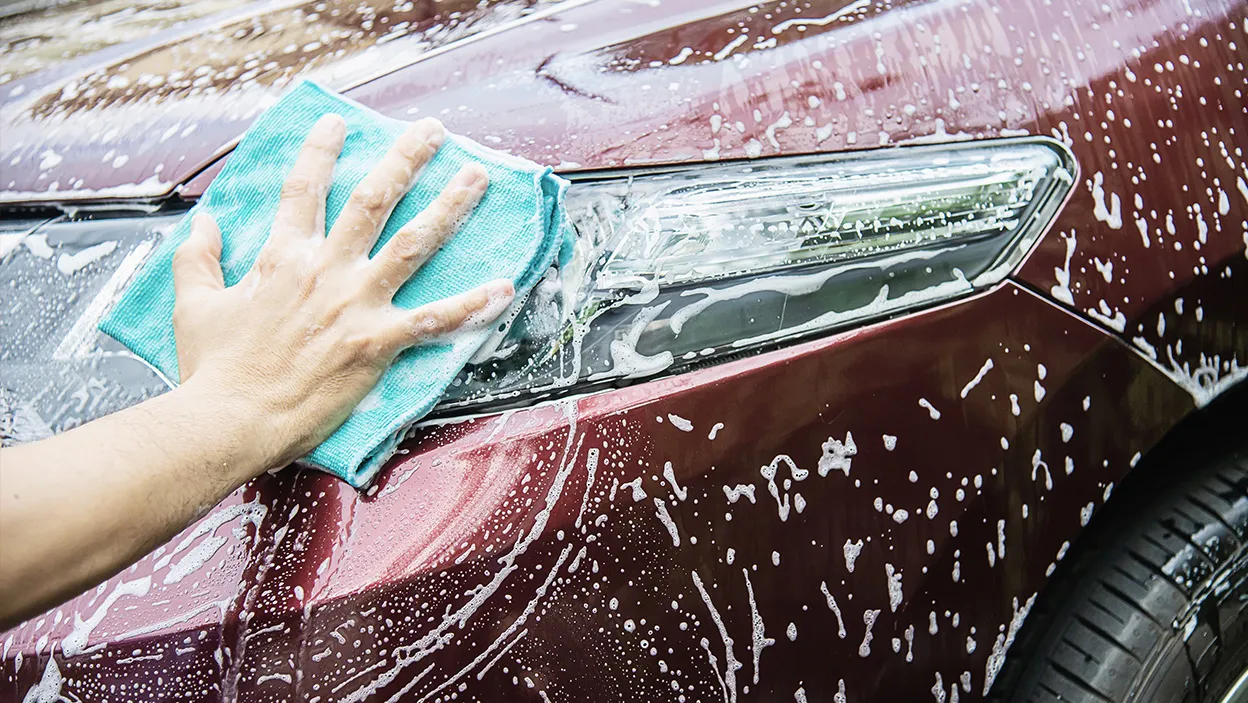 mycie samochodu ręcznie detailing