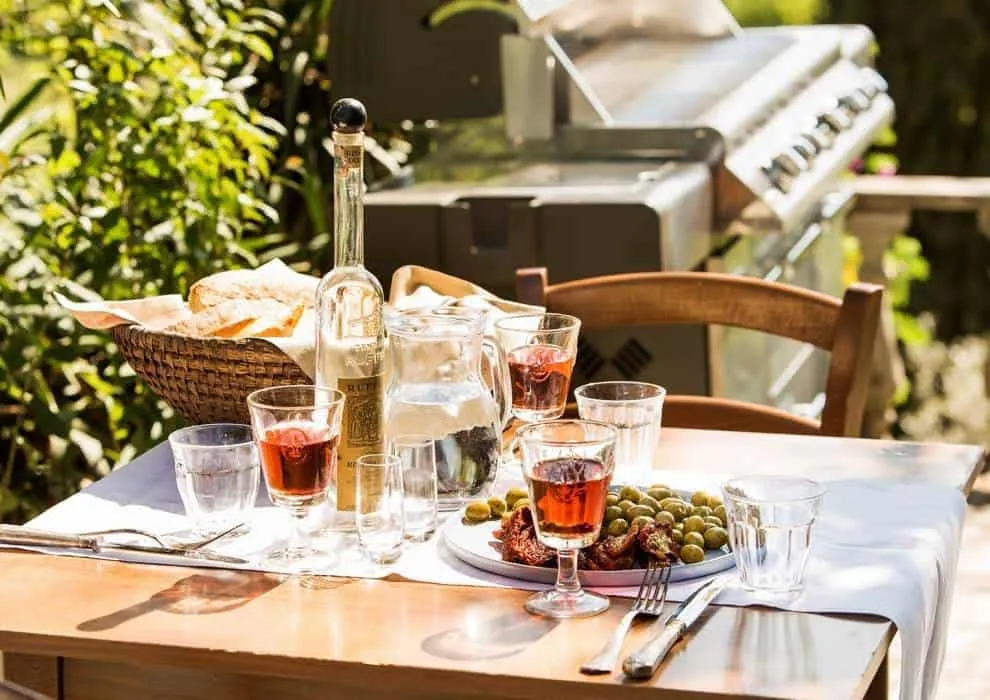 wino i grill na tarasie