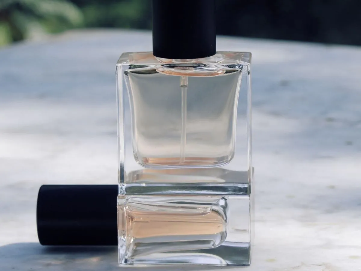 Elegancka woda toaletowa Basia w szklanej butelce. Gdzie kupić ten zapach?