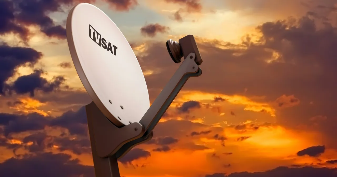 telewizja internetowa vs naziemna vs satelitarna