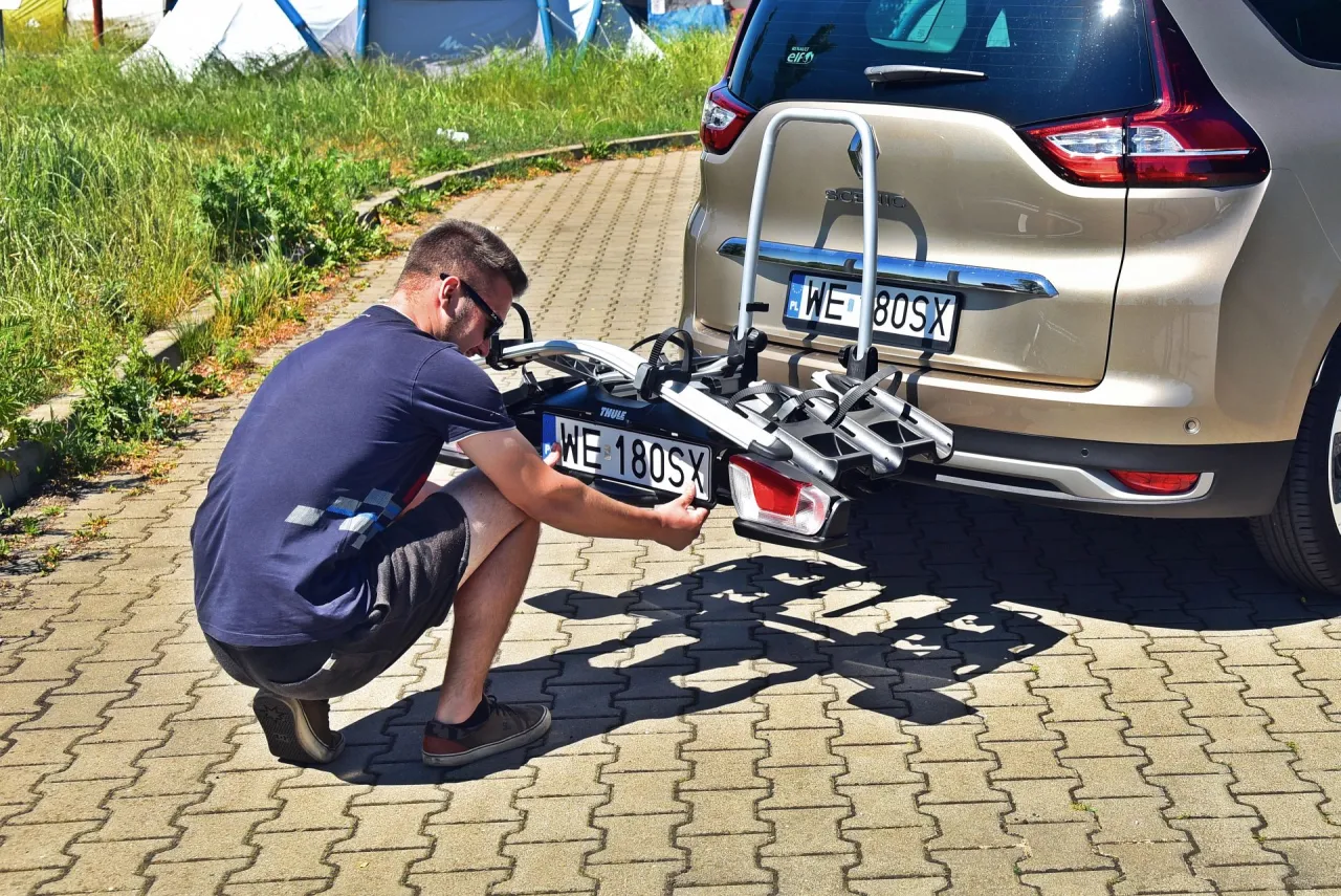 trzecia tablica rejestracyjna wz&oacute;r