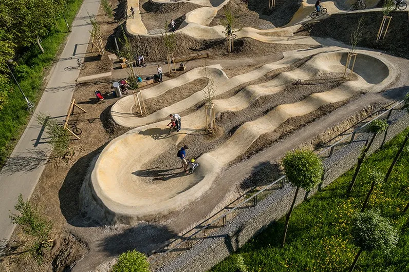 Nowy Sącz pumptrack park trampolin