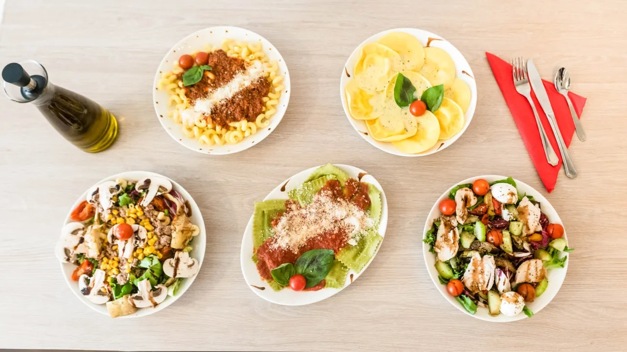 Moi Moi Gastronomia Salentina Torino interni piatti