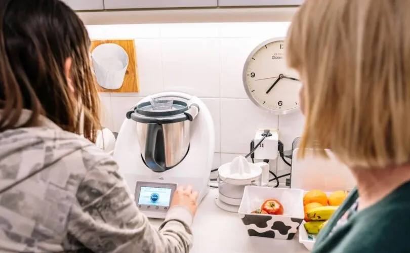 Zdjęcie Ile prądu zużywa Thermomix? Sprawdź koszty i oszczędzaj energię w kuchni