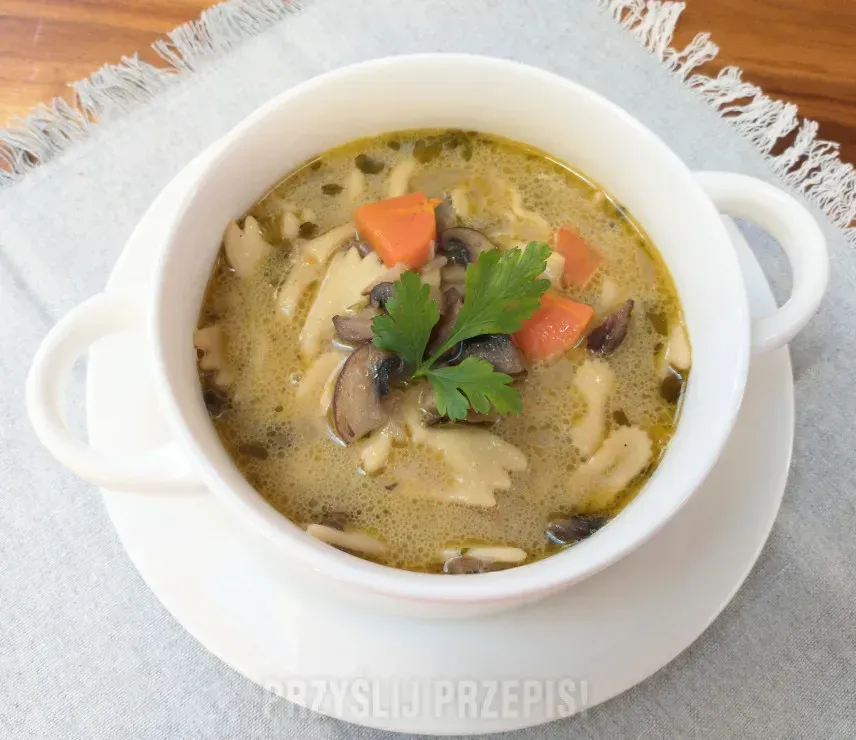 Zdjęcie Ile kcal ma zupa grzybowa z makaronem? Zaskakujące fakty o kaloriach