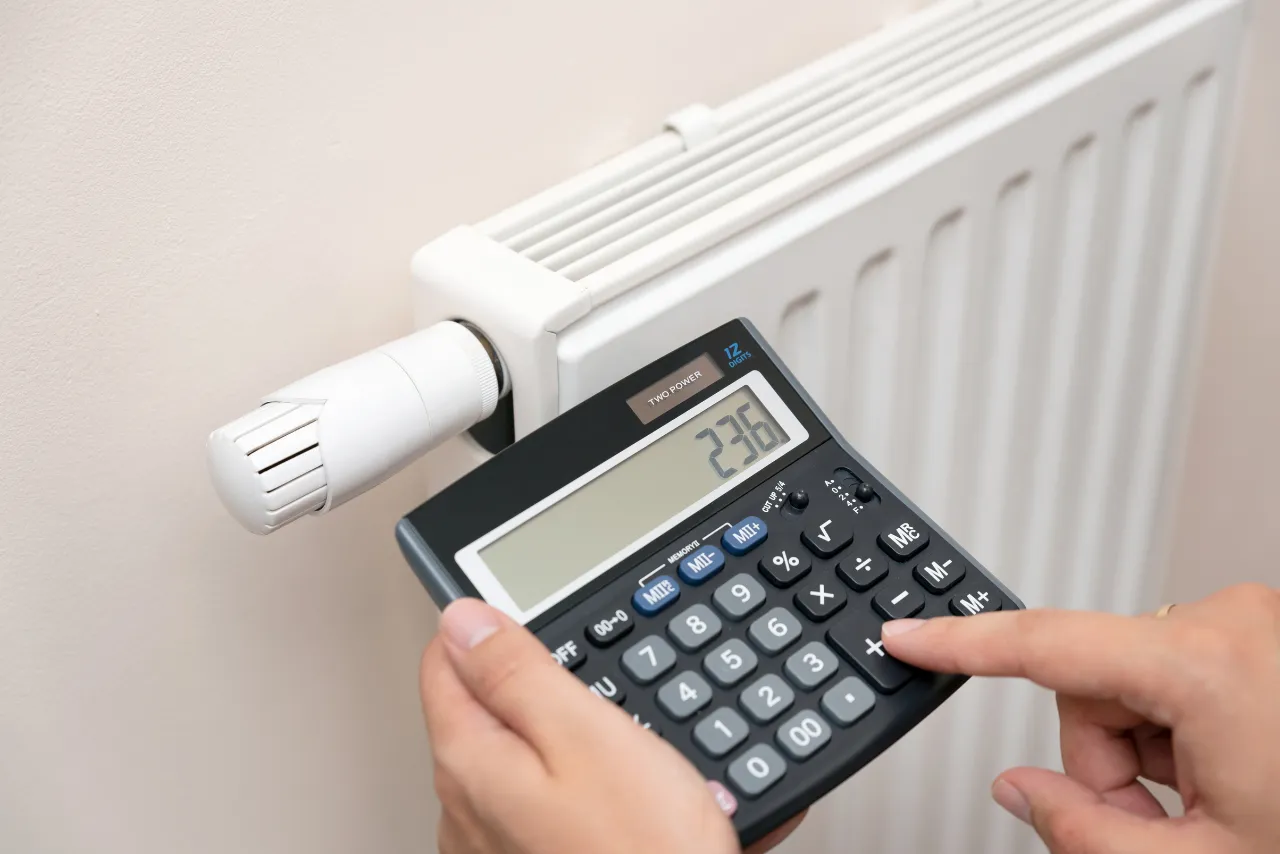 Zdjęcie Jak obliczyć moc grzejnika, aby uniknąć zimnych pomieszczeń?
