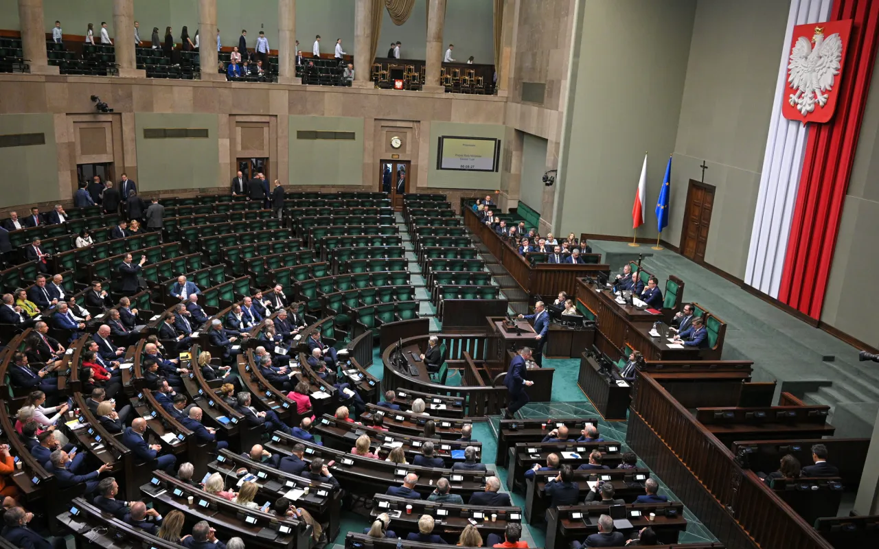 Zdjęcie Co powiedział Tusk? Ostatnie kontrowersyjne wypowiedzi i ich znaczenie