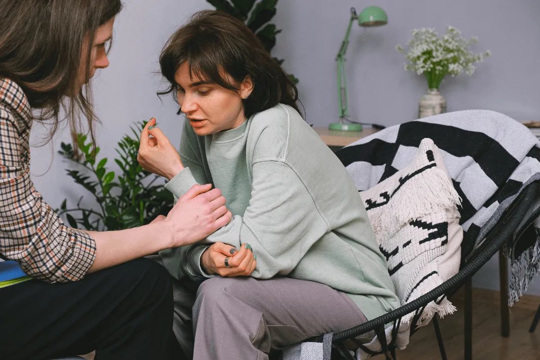 Zdjęcie Jak rozmawiać z osobą w kryzysie psychicznym – unikaj błędów i skutecznie wspieraj