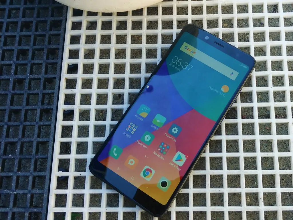 Zdjęcie Czy warto kupić smartfon Xiaomi Redmi Note 5 Pro? Opinia i porównanie.