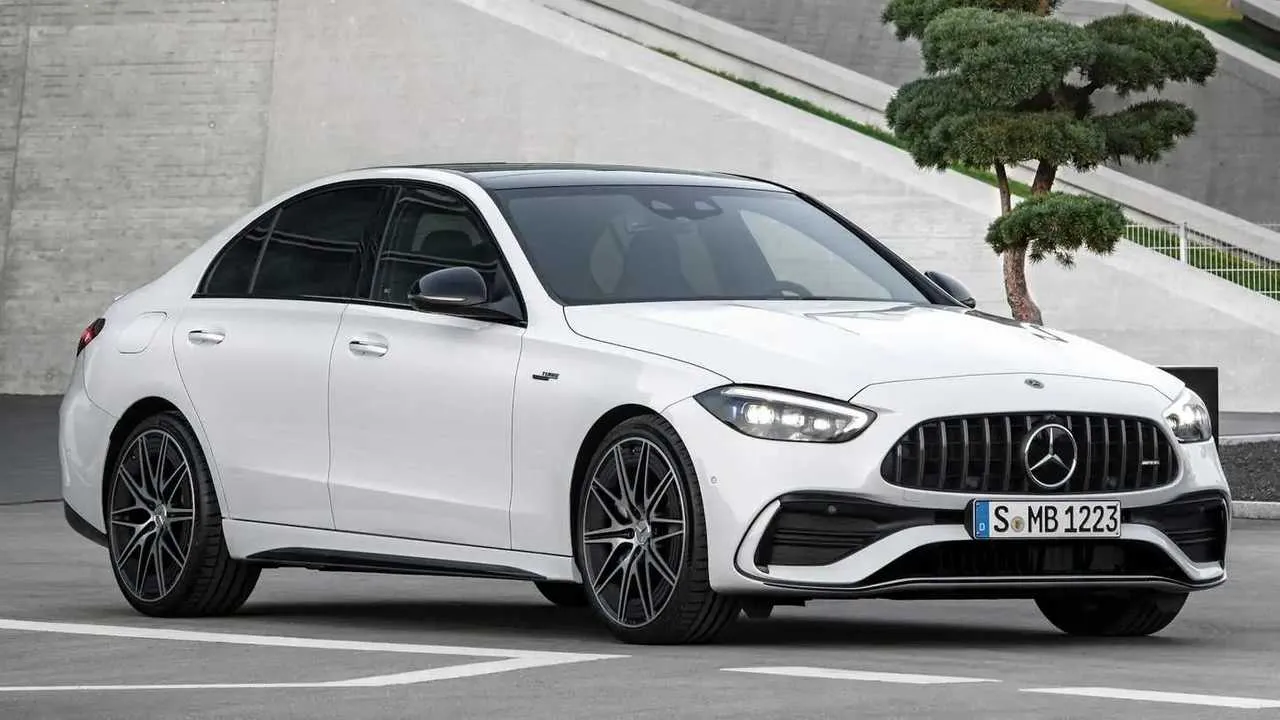 Zdjęcie Mercedes-Benz C 43 AMG – sportowy samochód, który zachwyca osiągami i stylem