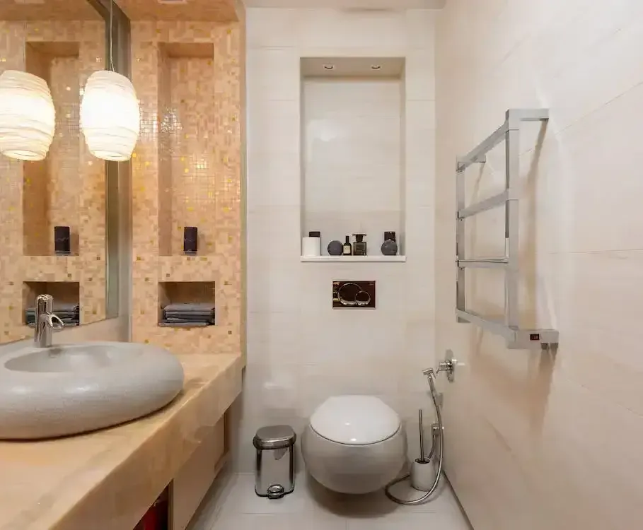 Zdjęcie Jak urządzić funkcjonalną przestrzeń w małym WC w mieszkaniu?