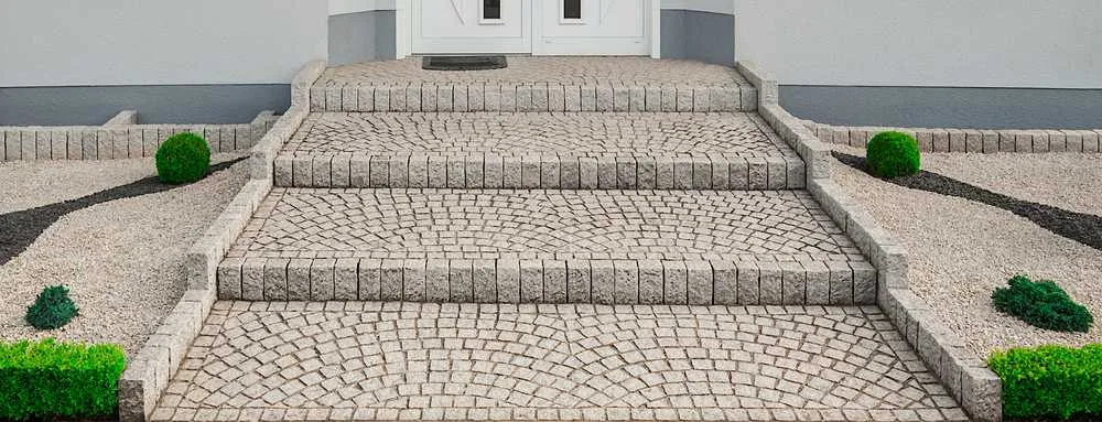 Zdjęcie Jak ułożyć kostkę brukową na schodach betonowych, by uniknąć błędów?