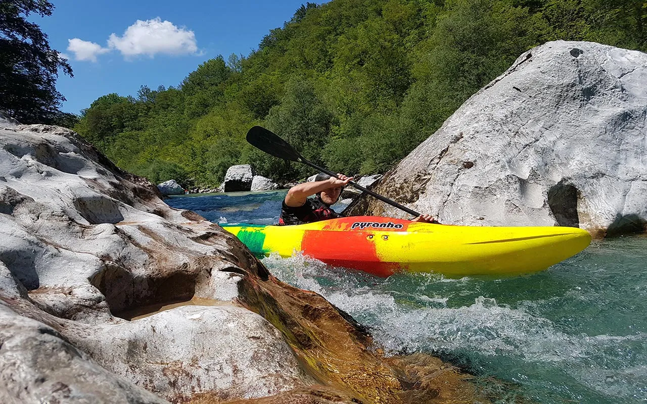 Zdjęcie Kurs kajakarstwa górskiego: Jak wybrać idealny? Przewodnik