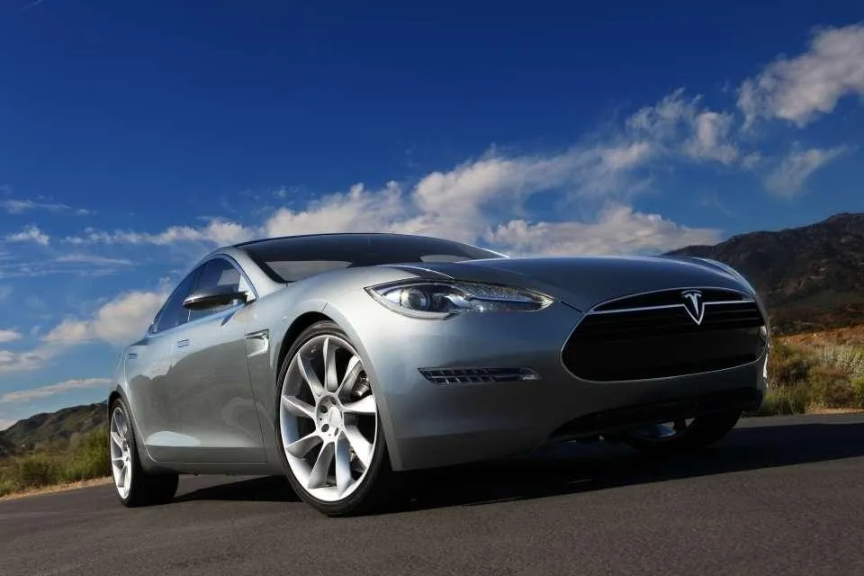 Zdjęcie Czy Tesla jest tylko elektryczna, czy oferuje więcej niż auta?